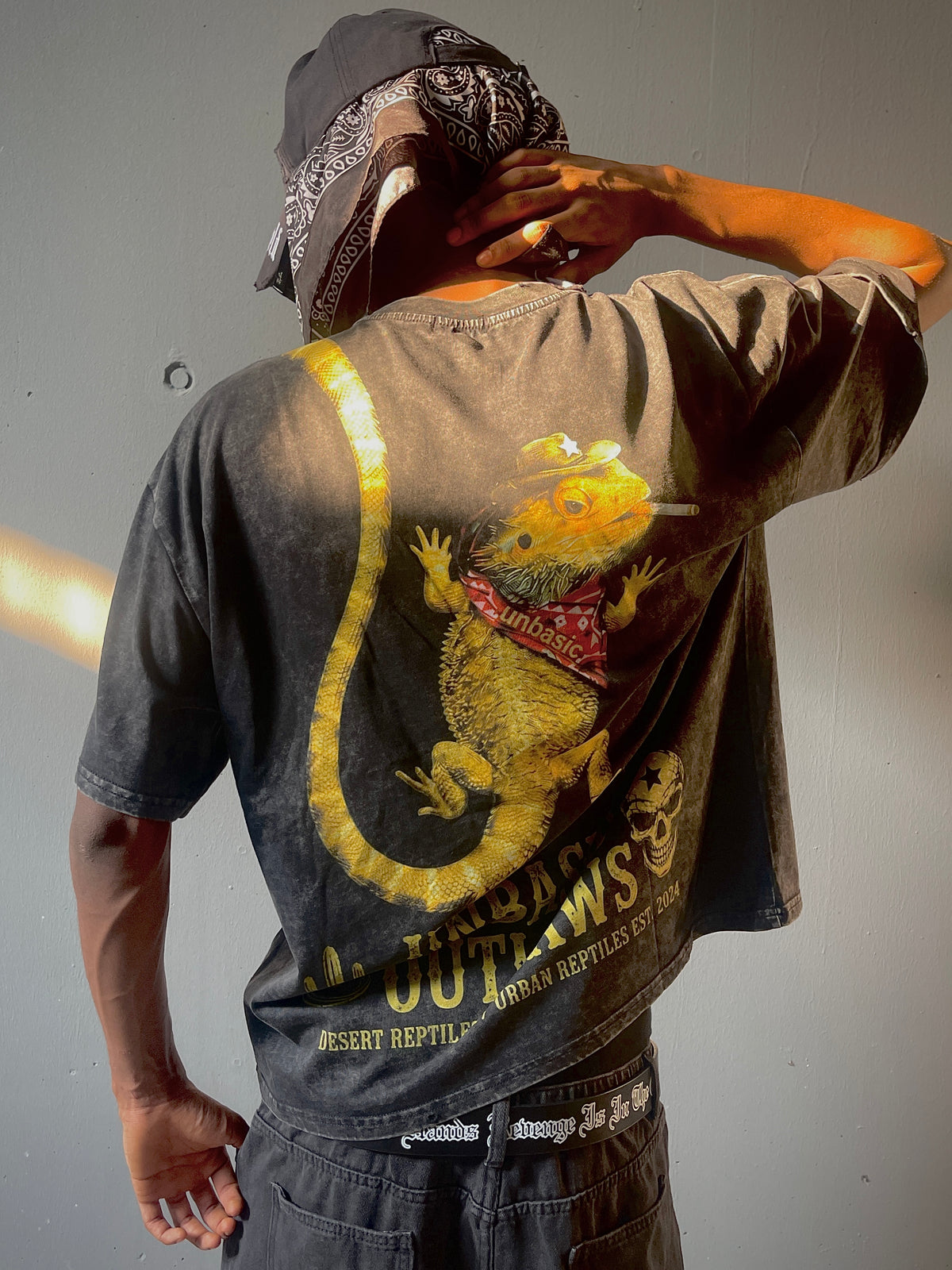 OUTLAW SNOW WASH TEE